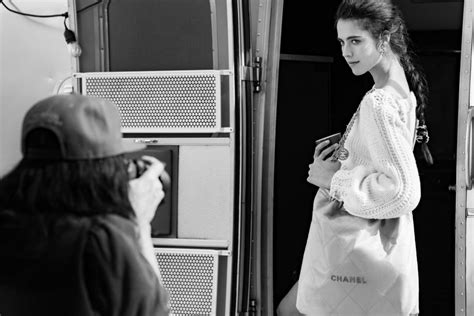 chanel magliette|MARGARET QUALLEY FOR THE CHANEL 22 BAG CAMPAIGN.